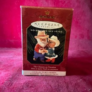HALLMARK KEEPSAKE ORNAMENT 1999